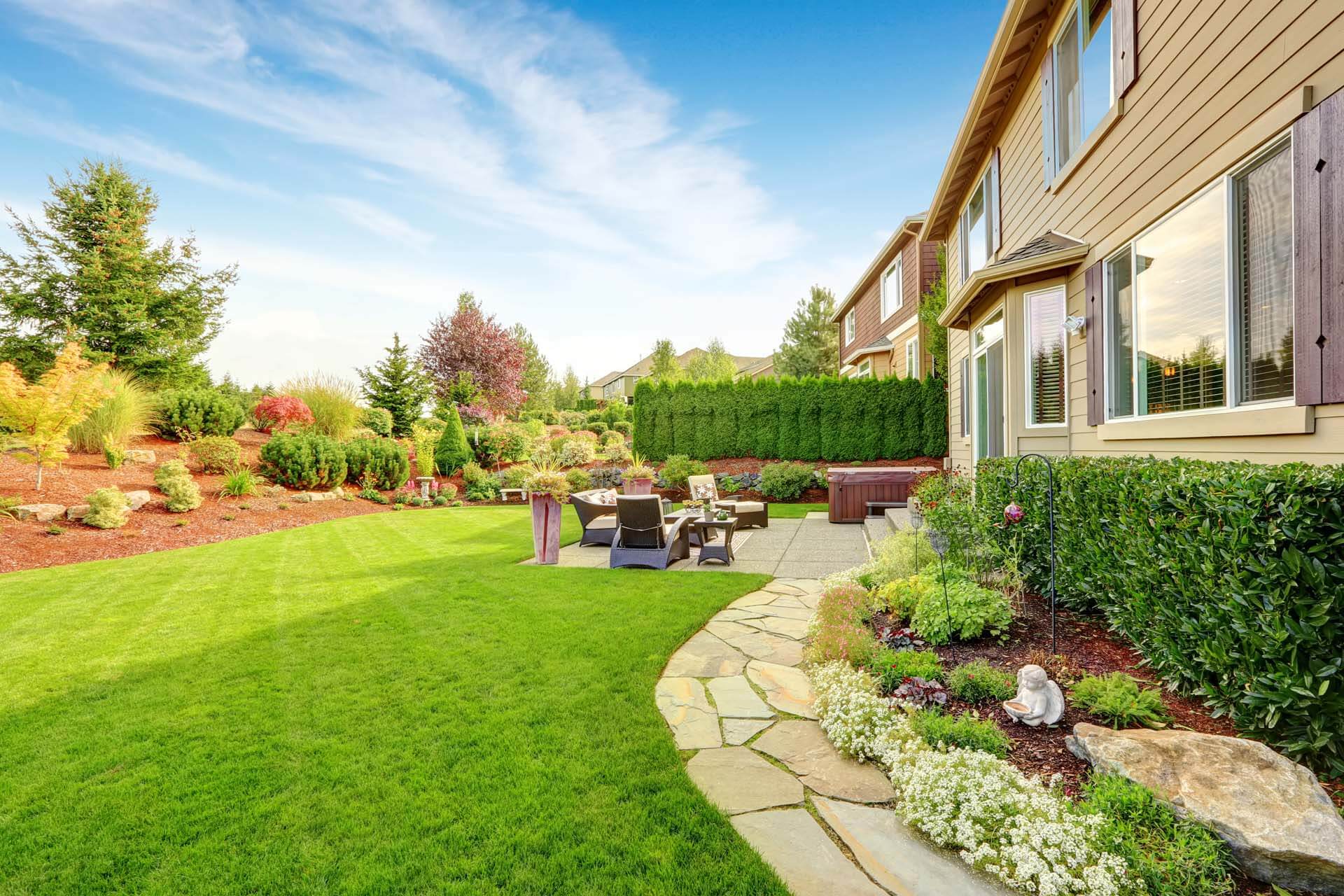 banner-lawn-landscape4 Luxury house exterior with impressive backyard landscape design