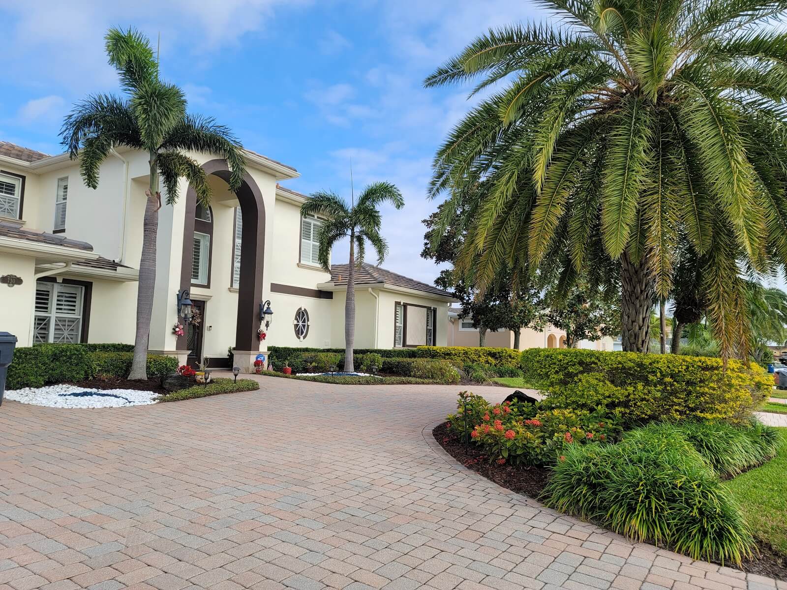 paver-driveway-with-professional-landscape-design Paver Driveway with Professional Landscape Design